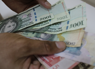 Créditos en guaraníes crecen pese tasas